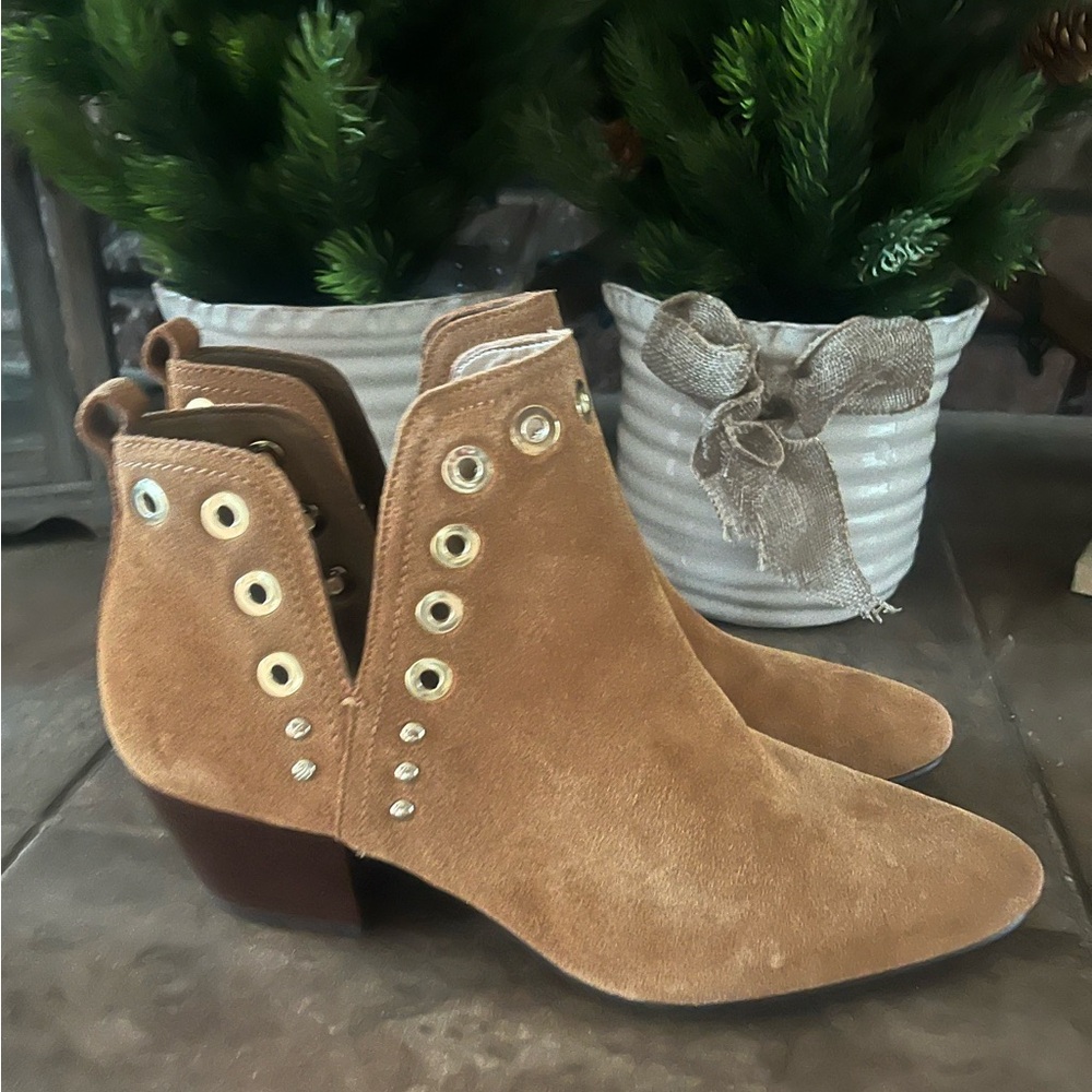 Sam Edelman suede ankle boots size 9 EUC 
BROWN